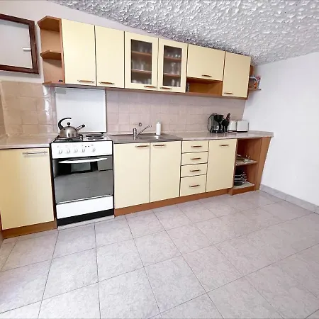 Lugonja*** Apartman *